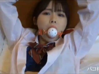 气质长发美女和炮友操逼，69姿势深喉口交，美腿白丝袜镜头前抽插，一下下猛顶，叫的大声很好听