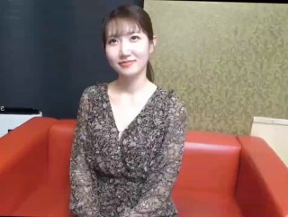-daxiu-【模特】极品学院派美乳漂亮丝模宾馆大尺度私拍穿多套情趣衣被摄影师咸猪手掰逼1080P超清